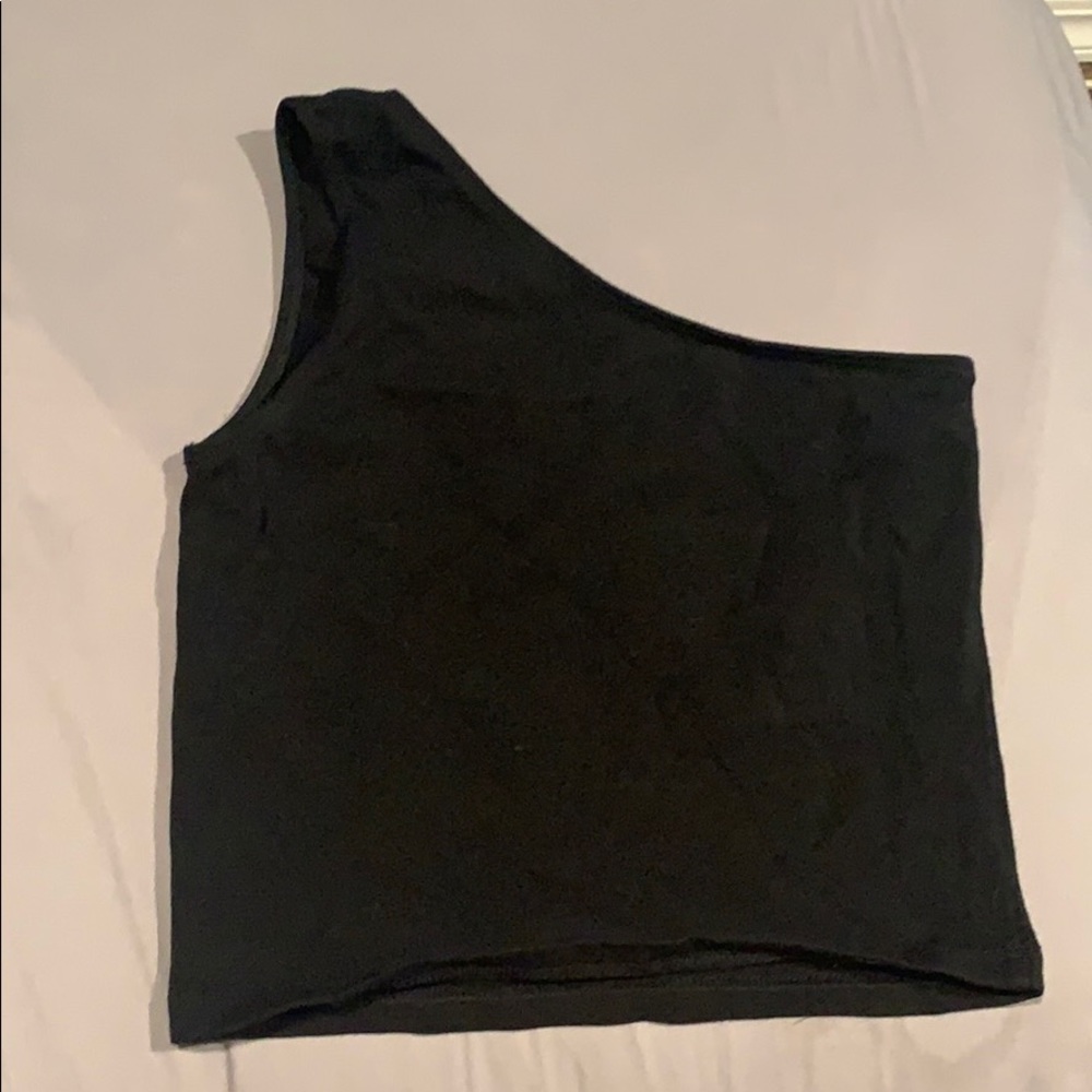 Brandy Melville One Shoulder Crop Top (Black)